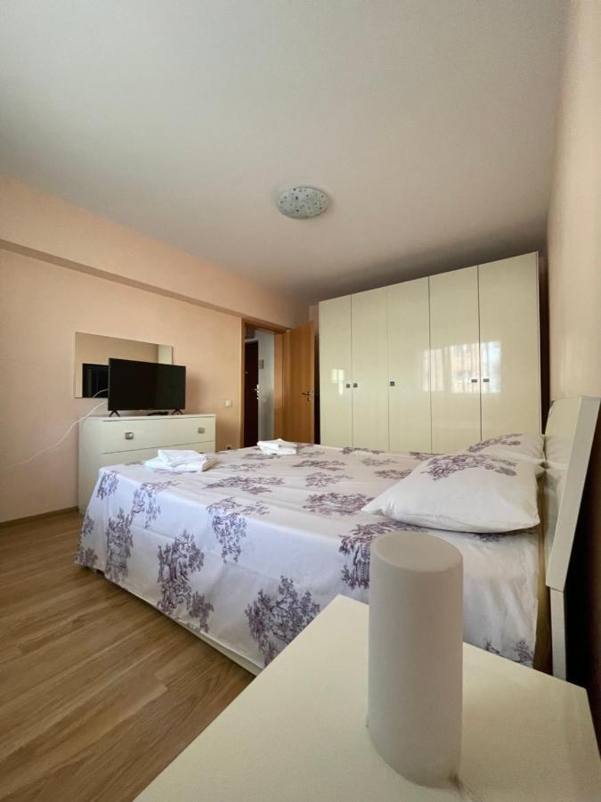 Appartamento Cerna Apartament Braşov Esterno foto